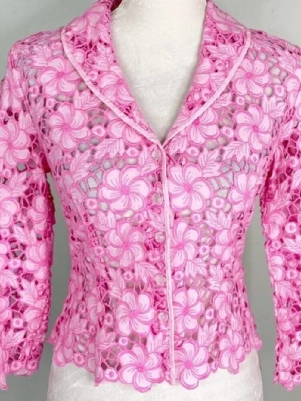 Lilli Pulitzer size 6 Summer Cut Out Embroidered Pink Button Blazer Any Occasion